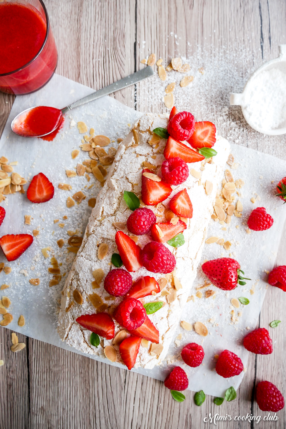 roulade meringuée fraises amandes