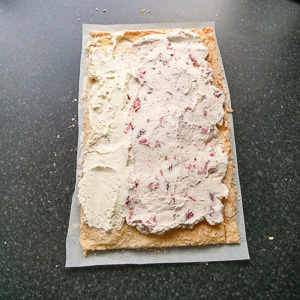 roulade meringuée fraises amandes