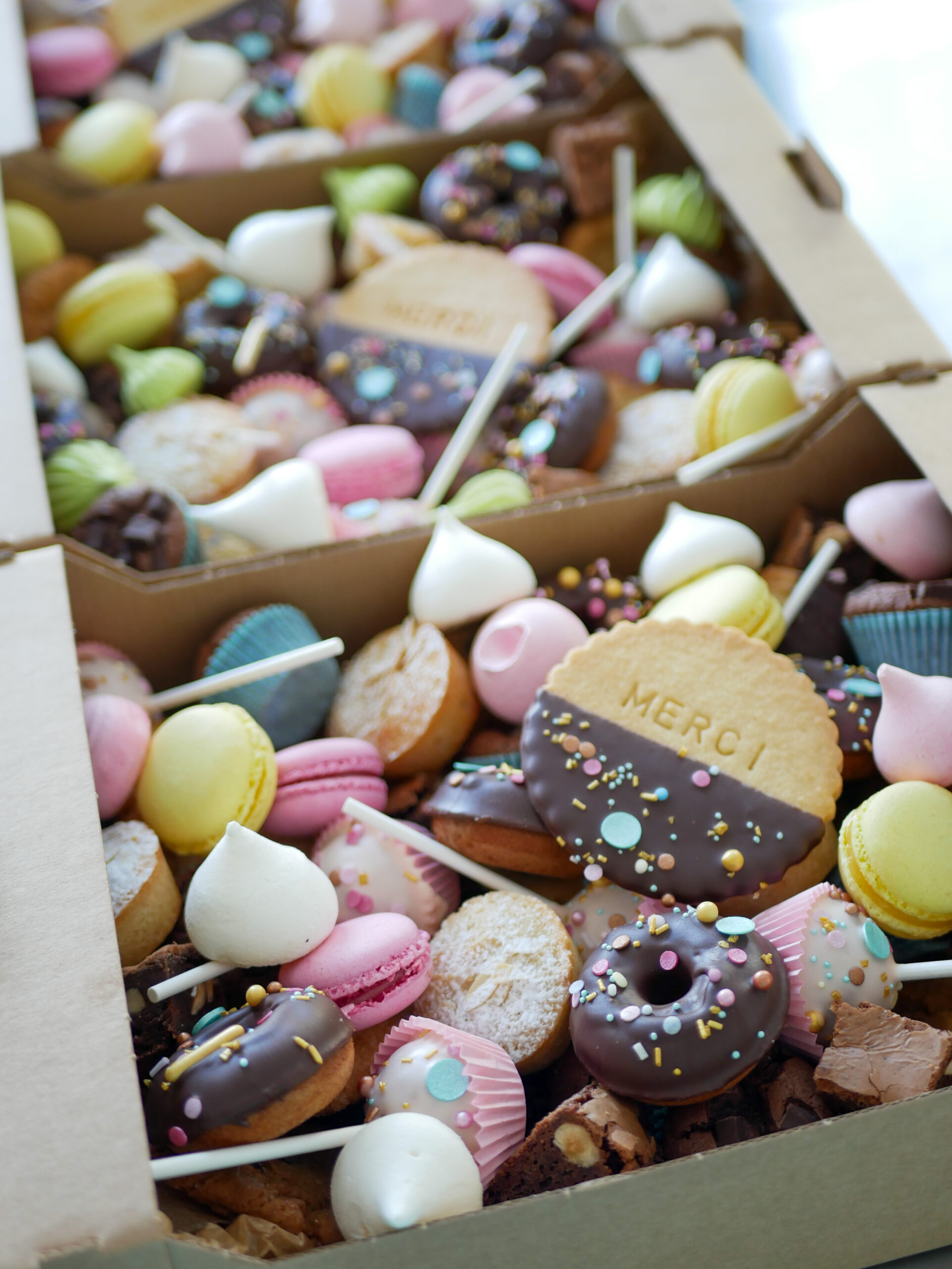 Le coffret de mignardises - Mimi Pâtisserie